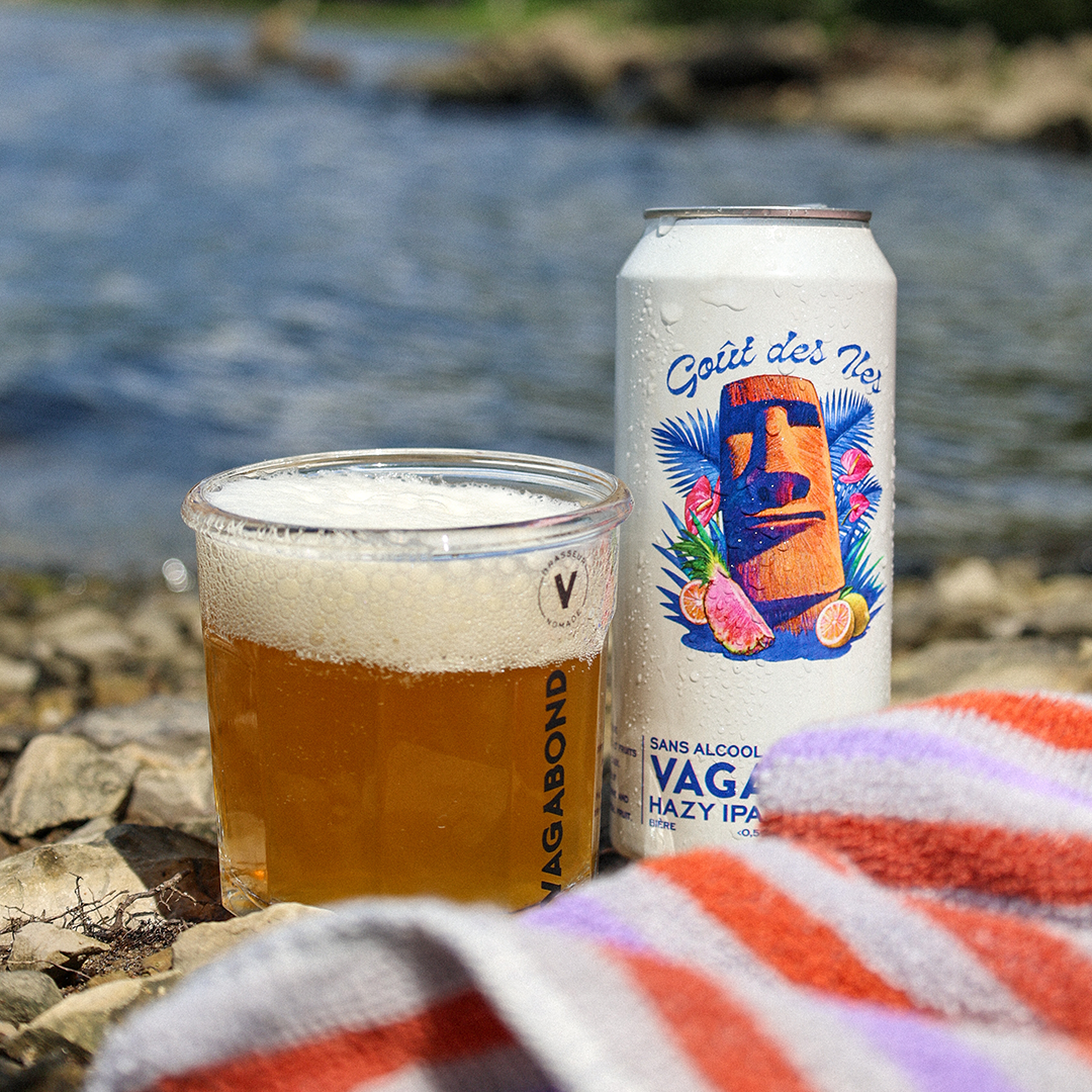 biere sans alcool hazy IPA Goût des Îles vagabond avec le verre de bière
