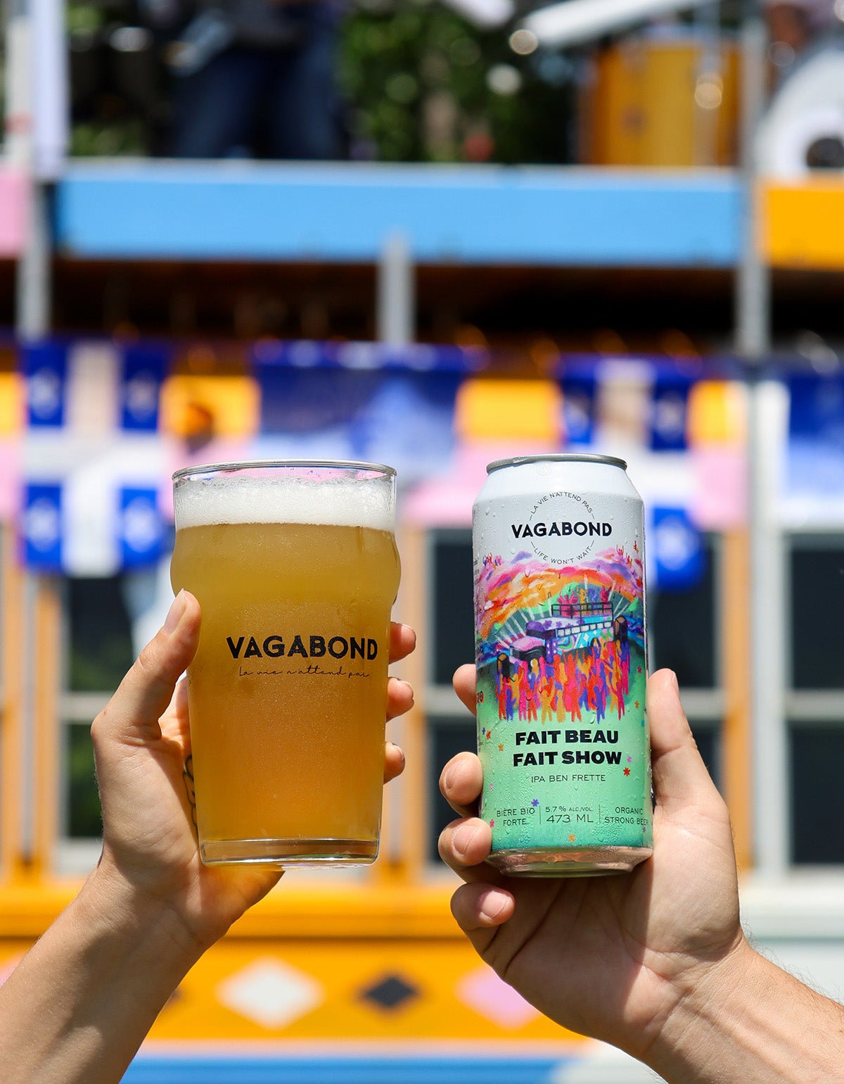 Verre et canette de bière Vagabond Fait Beau Fait Show – IPA Ben Frette forte et rafraîchissante, brassée au Québec, parfaite pour l’été