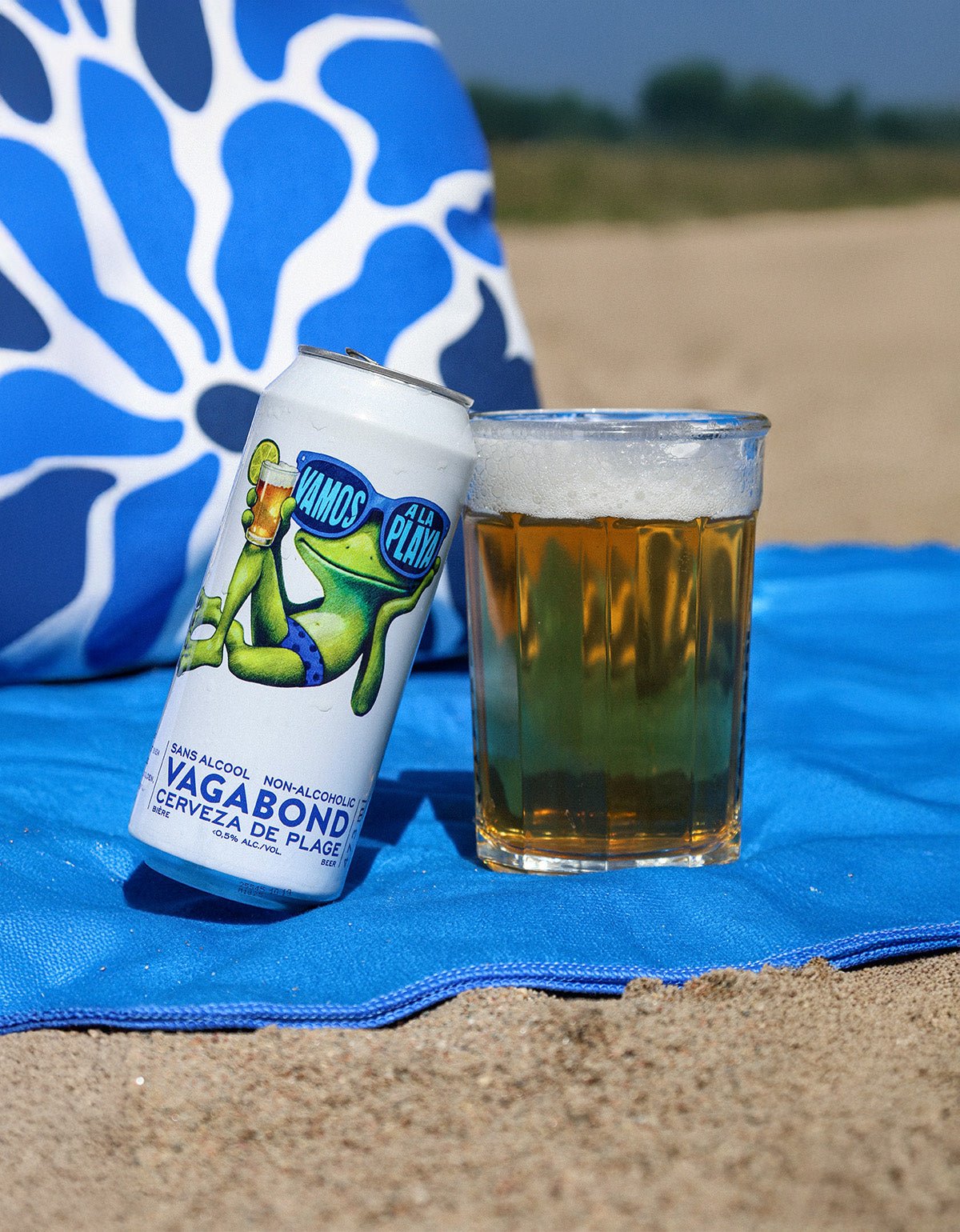 Vamos a la Playa Sans Alcool Bieres Vagabond blonde legere 473ml avec verre de bières
